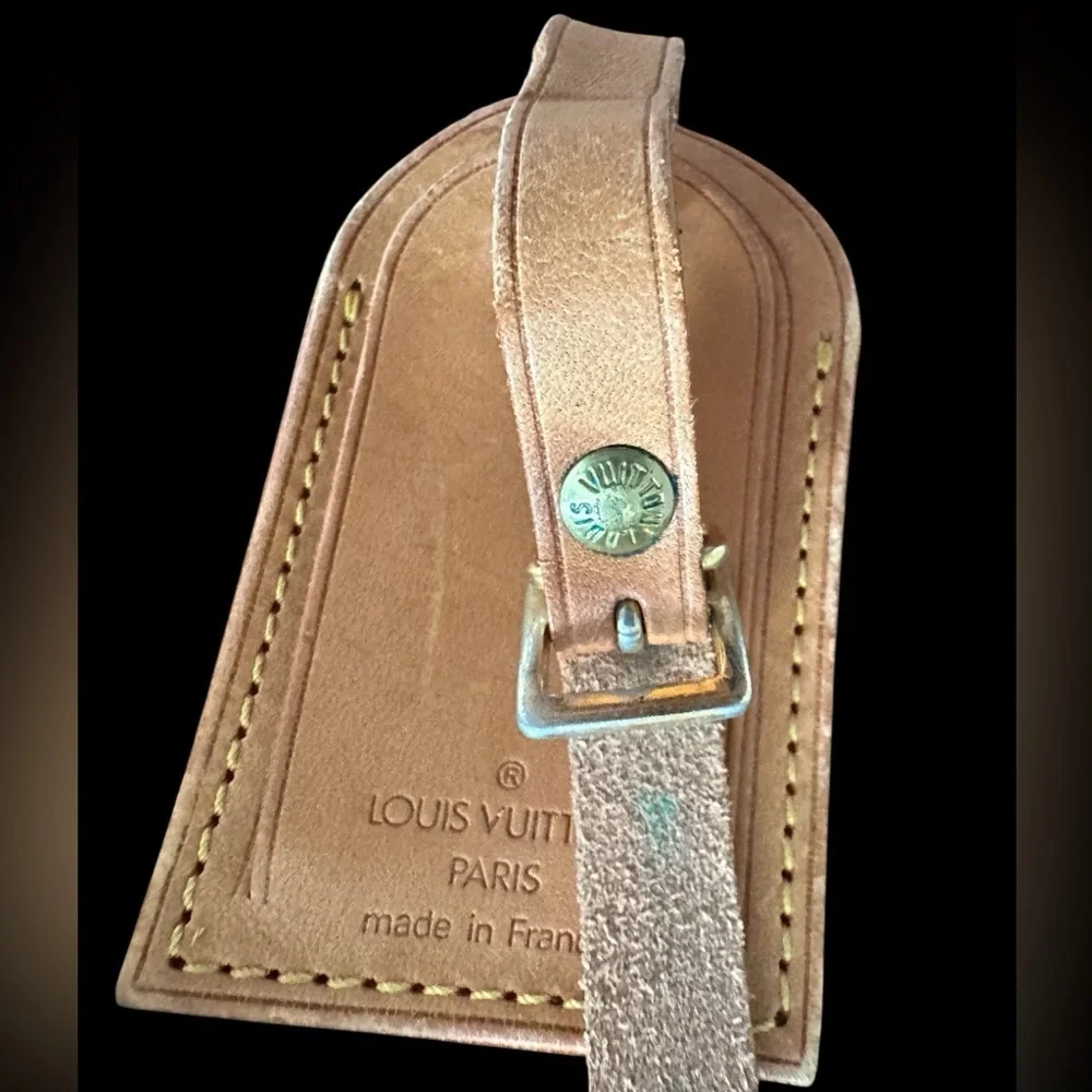 💙 Authentic Louis Vuitton Vachetta Luggage Tag and Poignet